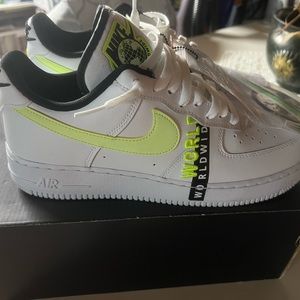 Nike Air Force 1 men’s 9.5